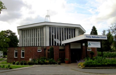 Trinity Methodist Church, Brewery Road, Woking (June 2015) (3)