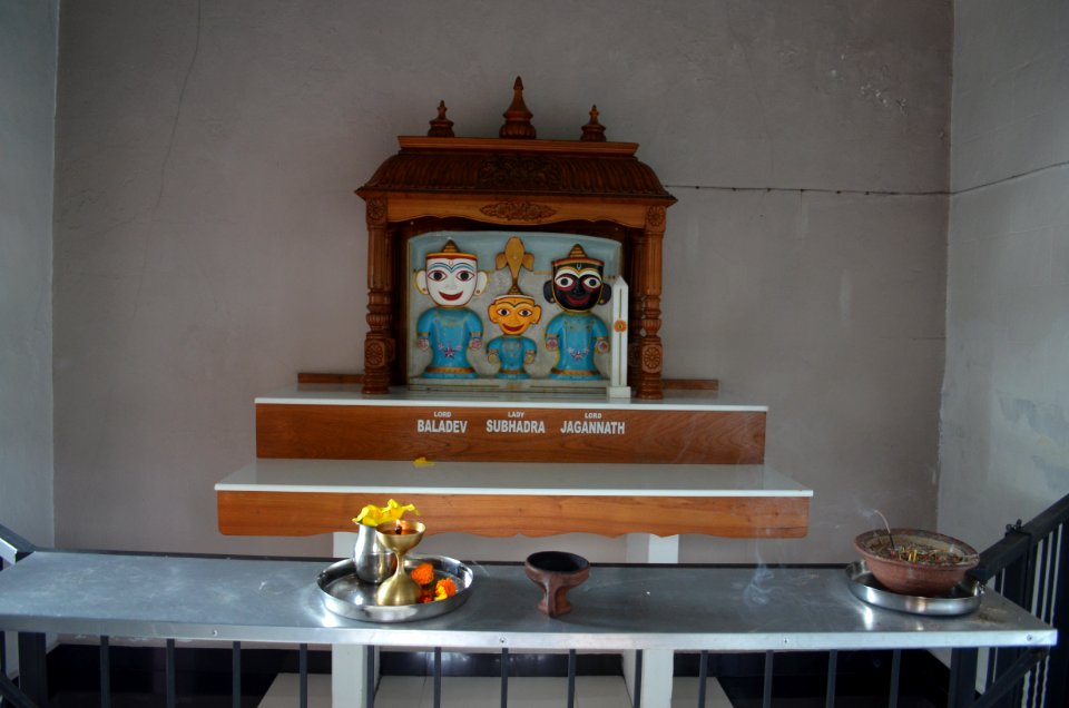 Triolet,Maheswarnath Mandir, Temple 3, interieur left side