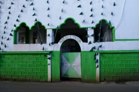 Triolet, Masjid-E-Noor (1)