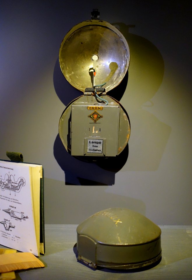 Trench lamps, Gebrüder Bing Nürnberg (GBN), World War I - Braunschweigisches Landesmuseum - DSC04697