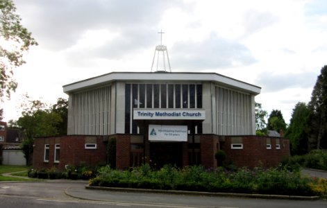 Trinity Methodist Church, Brewery Road, Woking (June 2015) (5)
