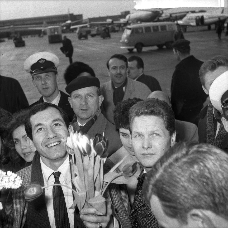 Trini Lopez op Schiphol, Bestanddeelnr 916-0277