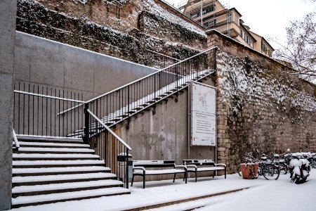 Treppe zum Schulberg von der Mühlstraße aus gesehen in Tübingen mit Schnee 2018