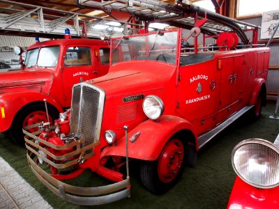 Triangel fire-engine Aalborg Brandvaesen in Aalborg Forsvars- og Garnisonsmuseum, pic5 photo