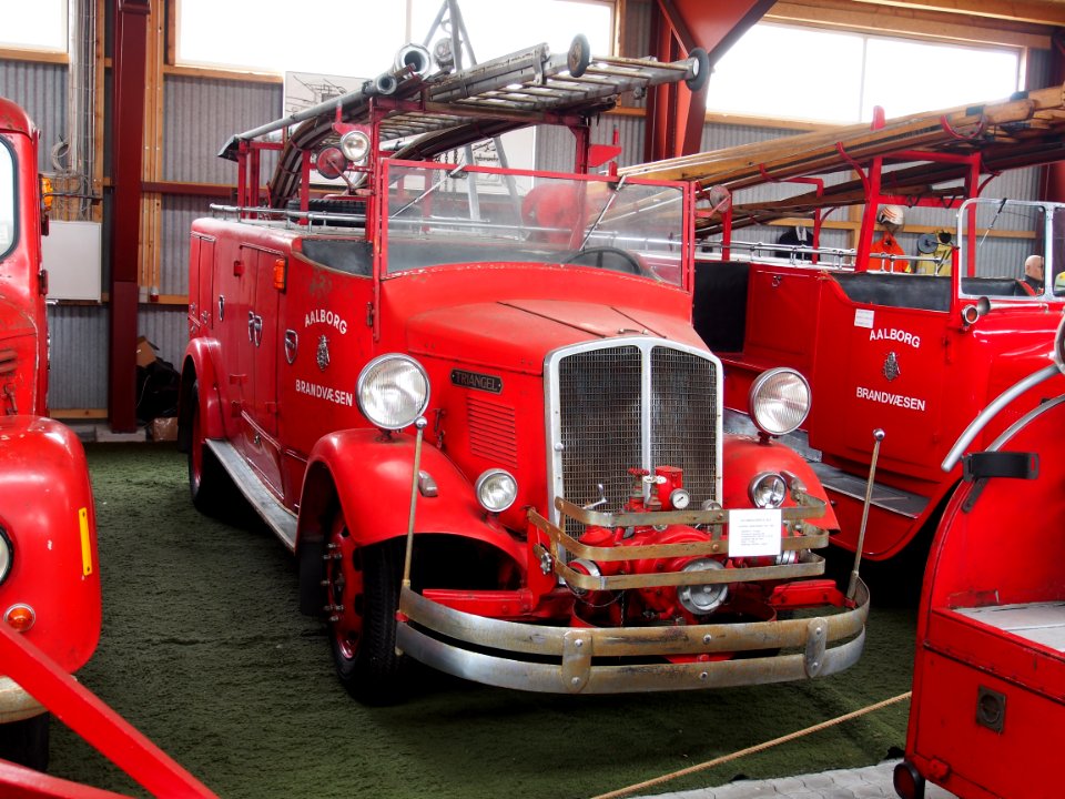 Triangel fire-engine Aalborg Brandvaesen in Aalborg Forsvars- og Garnisonsmuseum, pic3