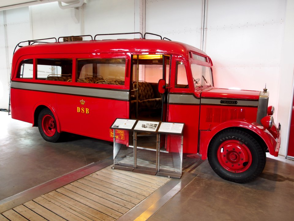 Triangel DSB bus in Danmarks Jernbanemuseum, pic2