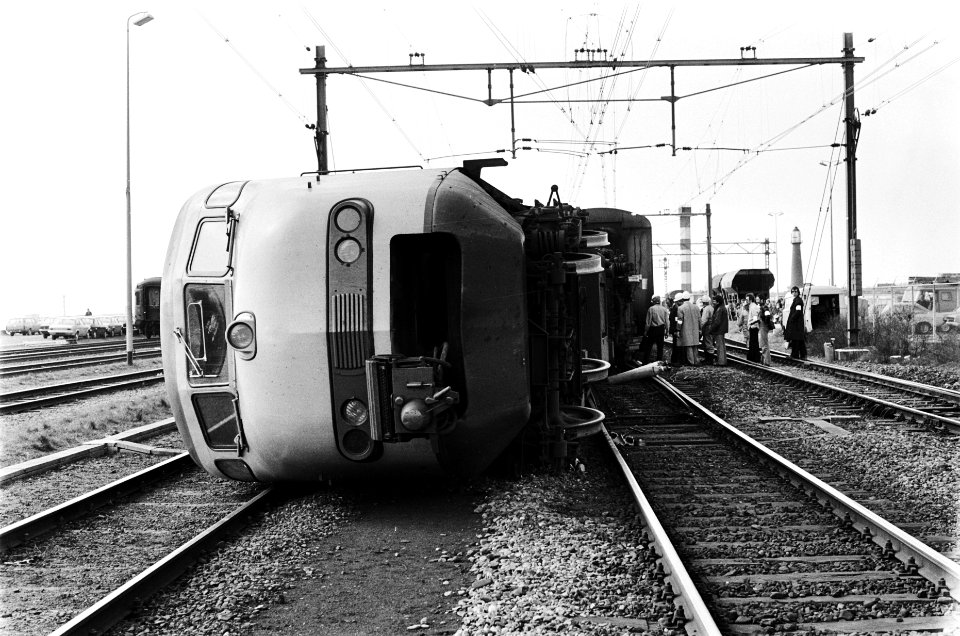 Treinwagon gekanteld bij Hoek van Holland, Bestanddeelnr 929-6741