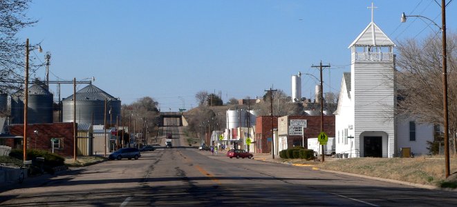 Trenton, Nebraska Main St from S 2