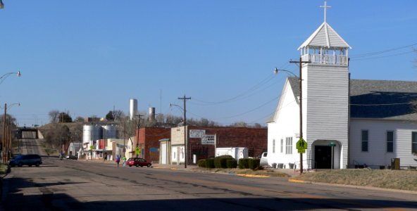 Trenton, Nebraska Main St from S 1