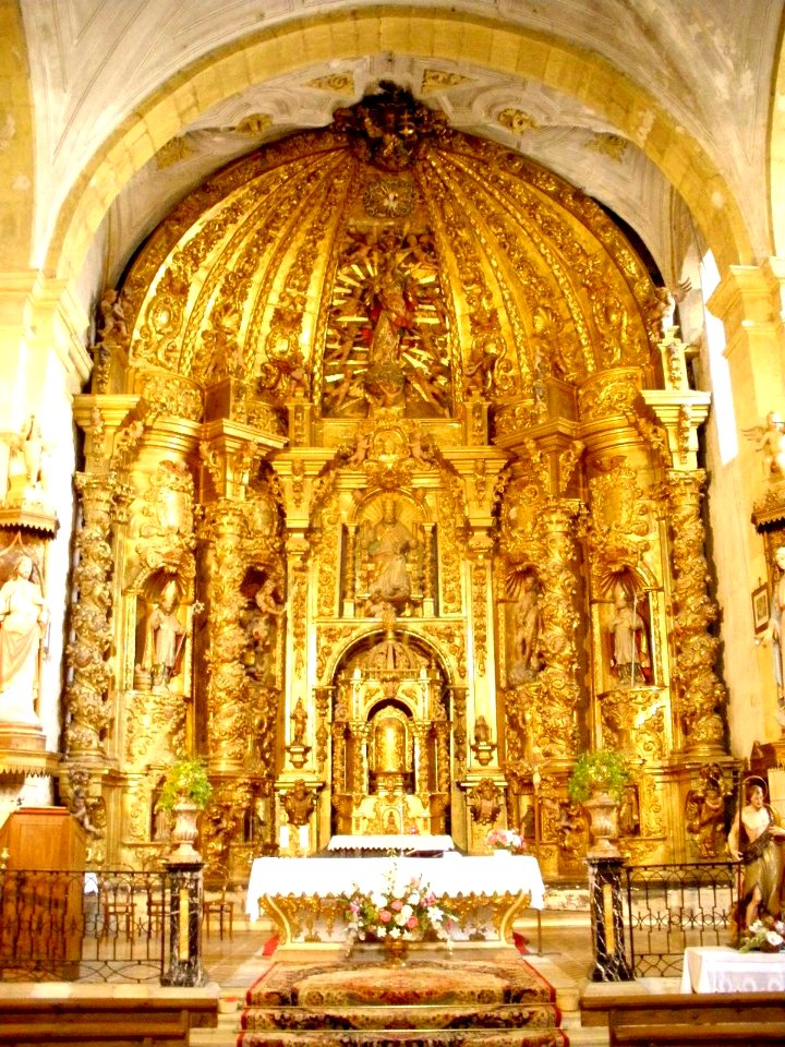 Treviño - Iglesia de San Pedro Apóstol, retablo mayor 6