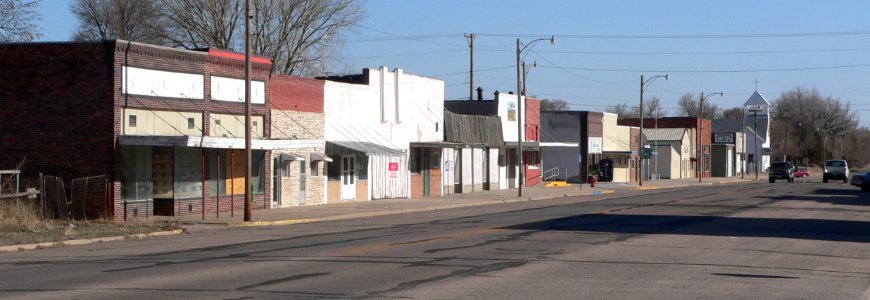 Trenton, Nebraska Main St from NW 1