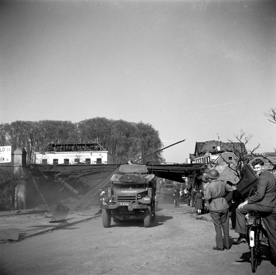 Troepen van de Derde Canadese Infanterie Divisie (Queen's Own Rifles of Canada R, Bestanddeelnr 900-2462