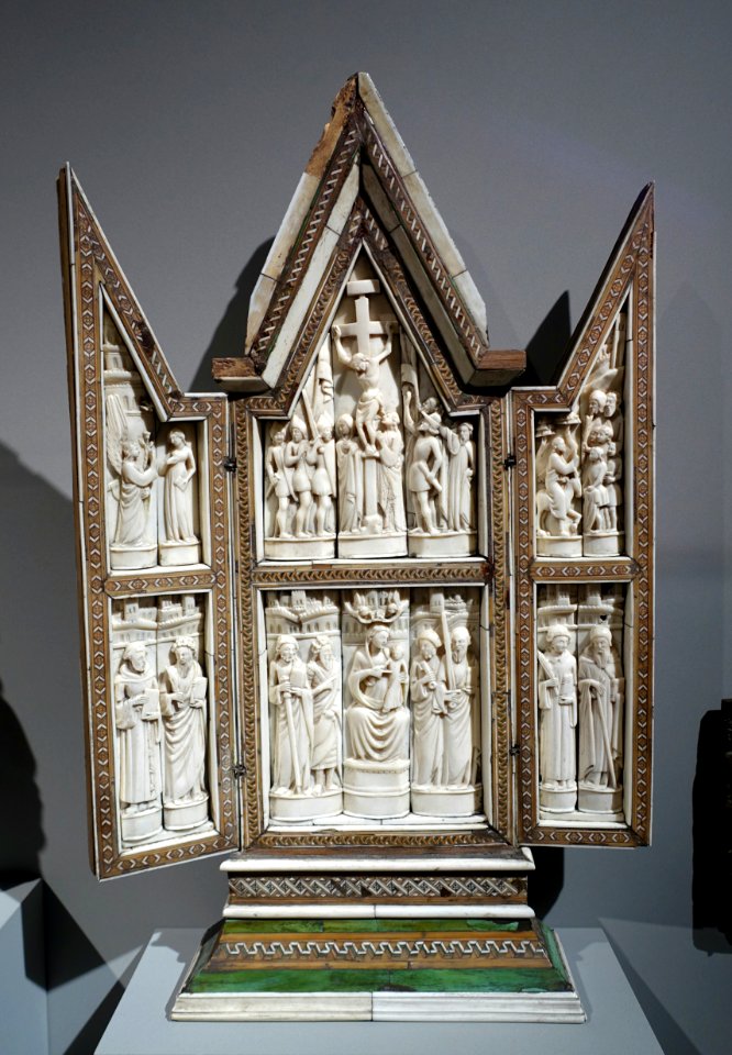 Triptych with the Madonna and the Crucifixion, Embriachi workshop, Northern Italy, late 1300s, bone reliefs with wood - Bode-Museum - DSC03661