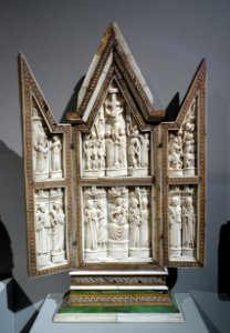 Triptych with the Madonna and the Crucifixion, Embriachi workshop, Northern Italy, late 1300s, bone reliefs with wood - Bode-Museum - DSC03661
