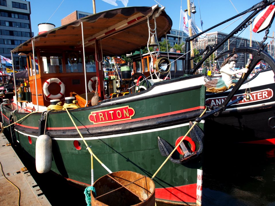 Triton (tugboat, 1925), ENI 03020813 Port of Amsterdam pic3