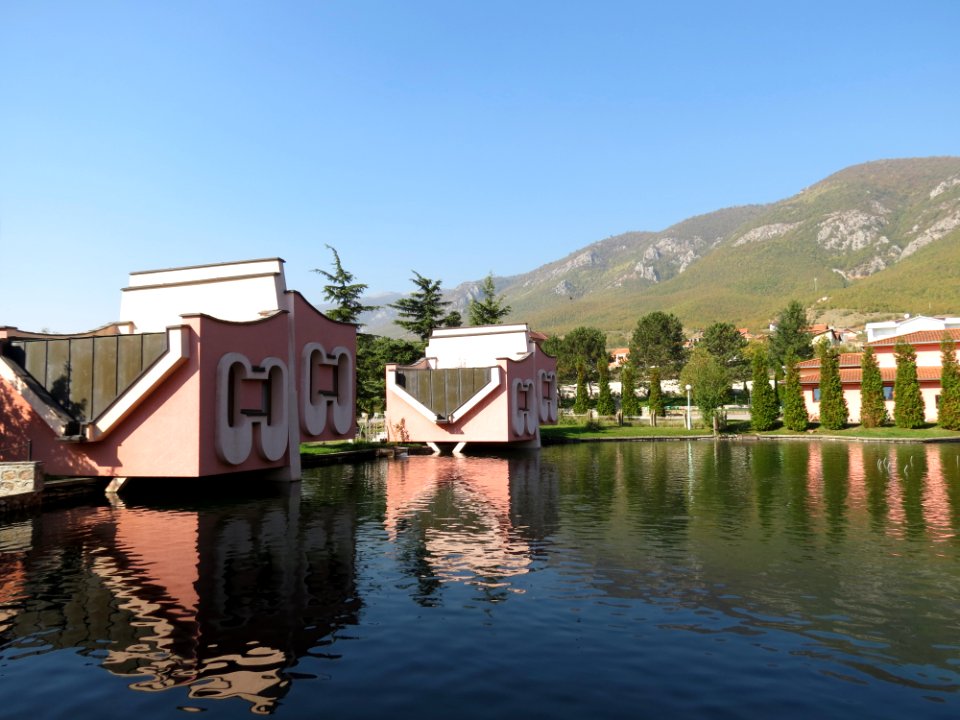 Trofta fish farm in Istog - 2012 - 05