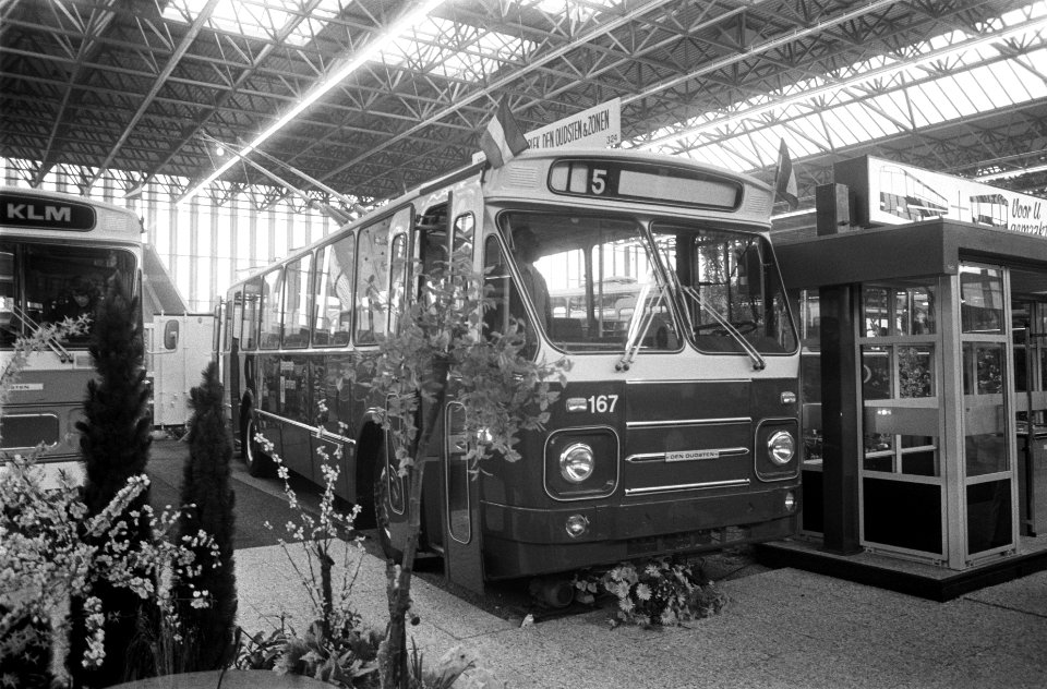 Trolleybus voor Arnhem op bedrijfsautotentoonstelling, Bestanddeelnr 926-9961