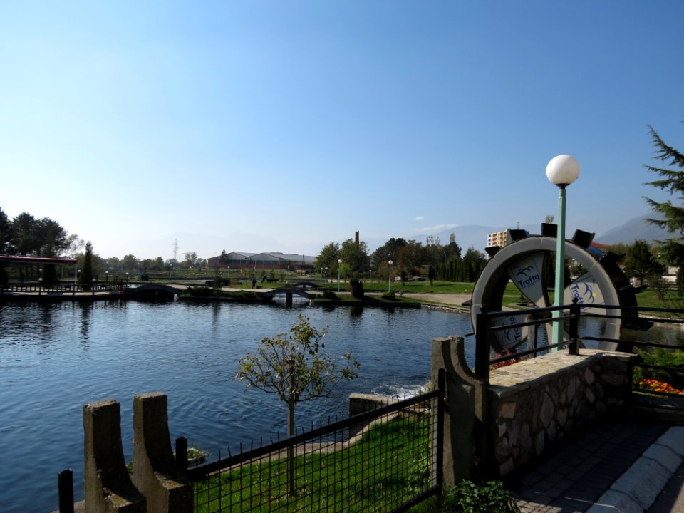Trofta fish farm in Istog - 2012 - 02
