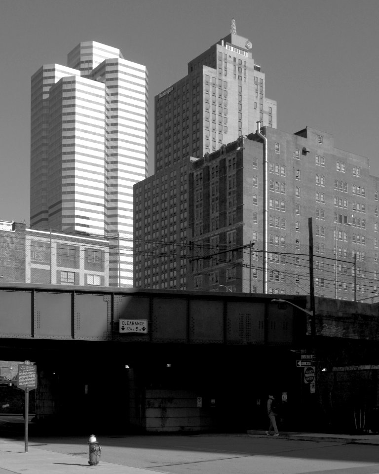 Trolley viaduct crossing First Avenue, 2021-04-26