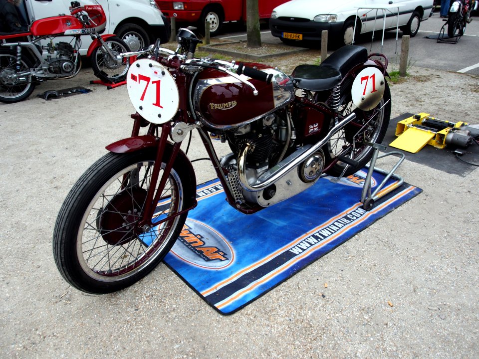 Triumph No71, pic4