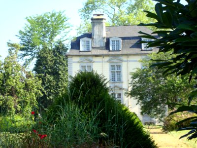 Troisvilles (Pyr-Atl, Fr) Aperçu du château d'Elicabia dans son parc
