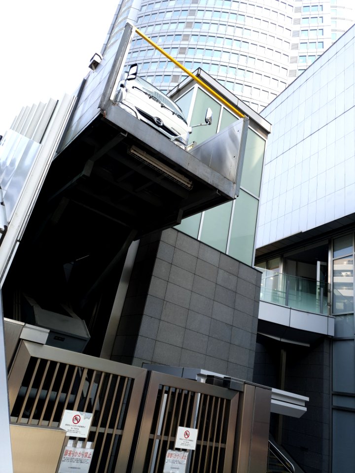 Truck elevator in Roppongi Hills