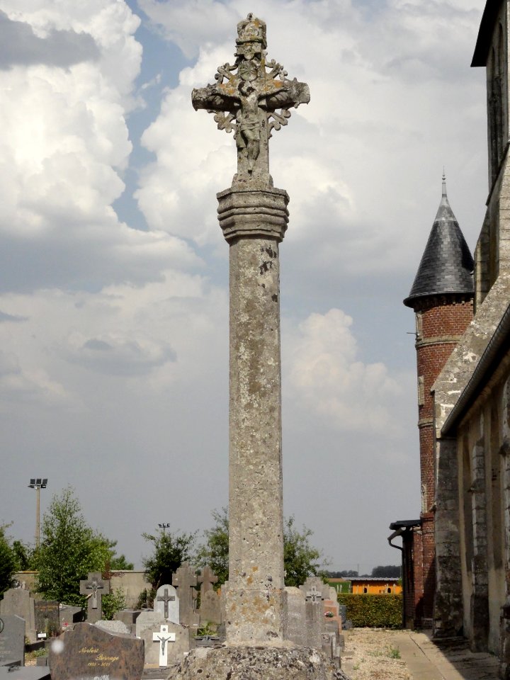 Trouville-Alliquerville (Seine-Mar.) croix de cimetière recto