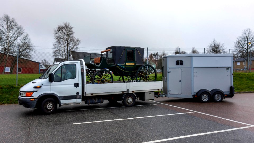 Truck with coach and horse trailer 1