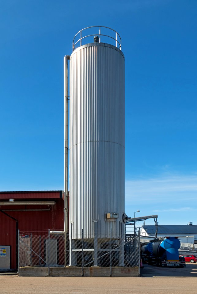 Truck loading at the chalk silo on Grötö 1 - HDR