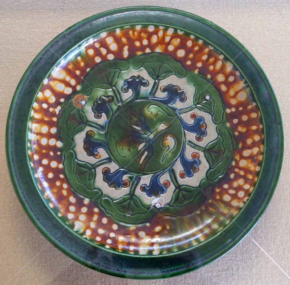 Tripod tray, China, Tang dynasty, 700s AD, ceramic - Hakone Museum of Art - Hakone, Kanagawa, Japan - DSC08318