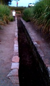 Trowulan ancient canal2 DSC 0102