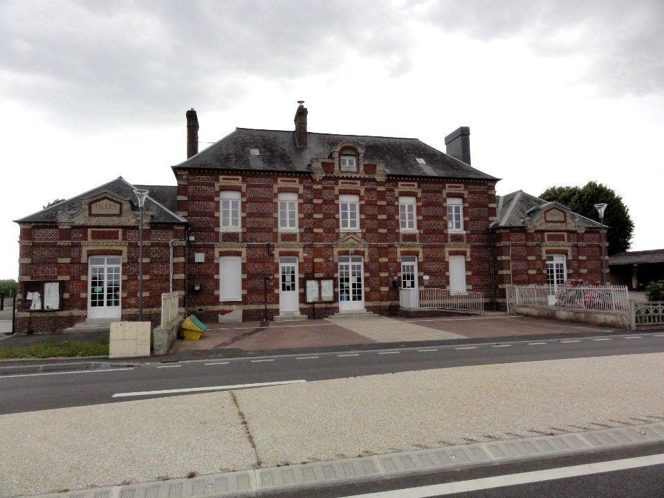 Trouville-Alliquerville (Seine-Mar.) école à mi-chemin des deux anciennes communes