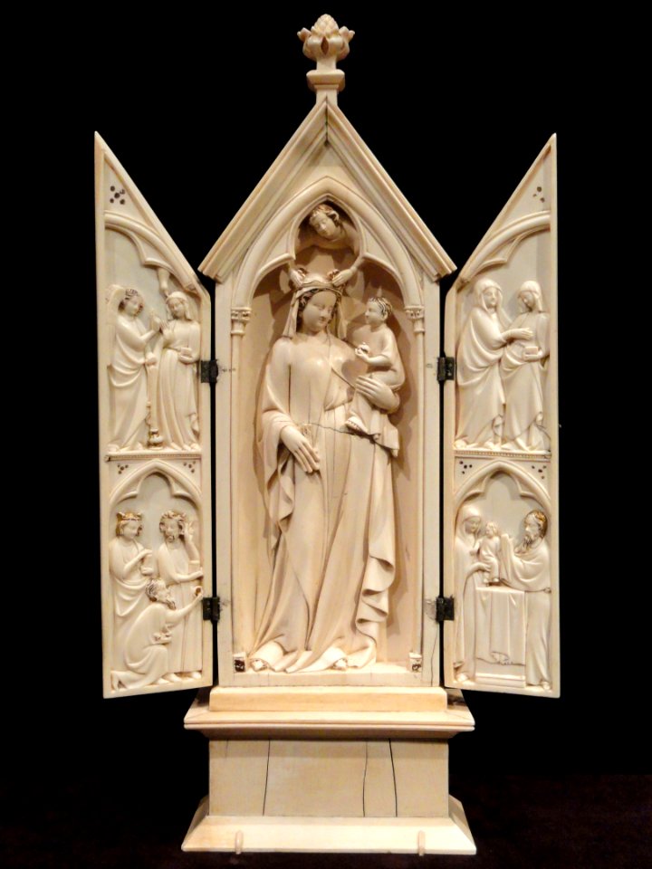 Triptych, the Life of the Virgin, about 1325-1350, perhaps Lorraine or Austria, ivory - Cleveland Museum of Art - DSC08550