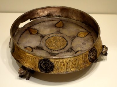 Tripod dish, Iran, Seljuk period, late 12th or early 13th century AD, silver with gilt, engraving, and niello - Cincinnati Art Museum - DSC04010