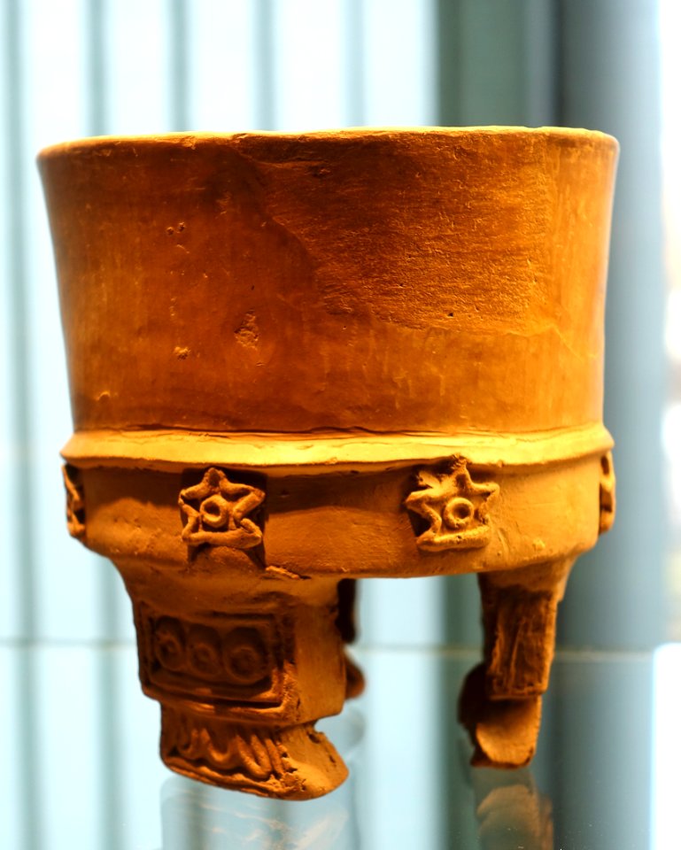 Tripod vase - Teotihuacán culture - Ethnological Museum, Berlin - DSC00847