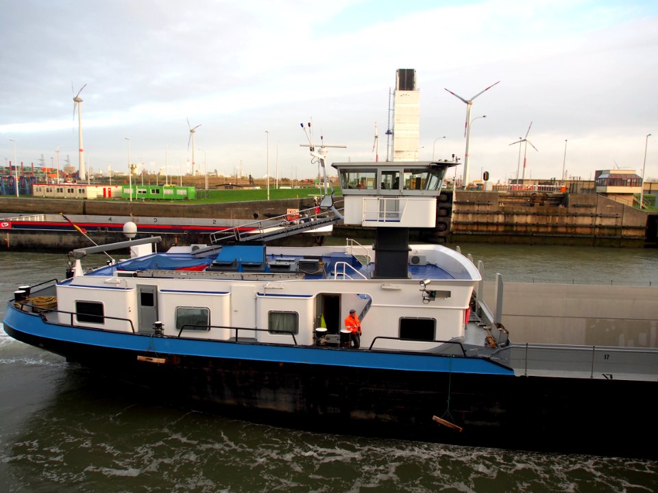 Trifels (ship, 2000) ENI 04608390, Port of Antwerp pic 6