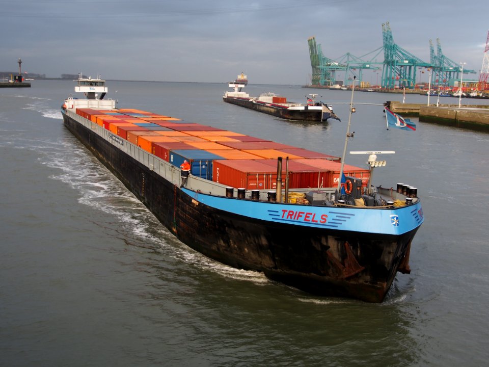 Trifels (ship, 2000) ENI 04608390, Port of Antwerp pic 2