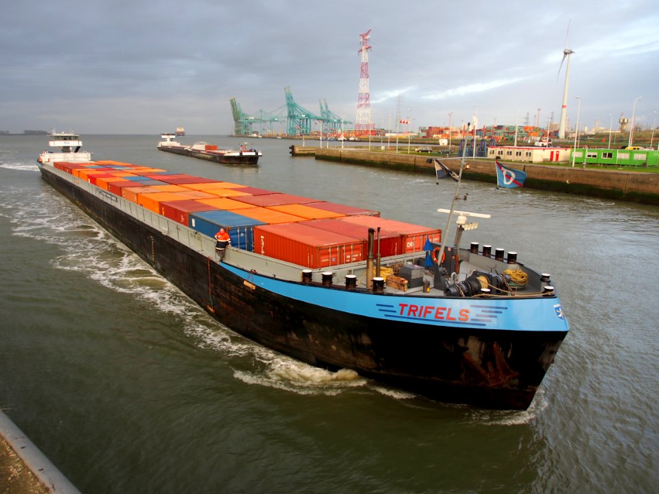 Trifels (ship, 2000) ENI 04608390, Port of Antwerp pic 3