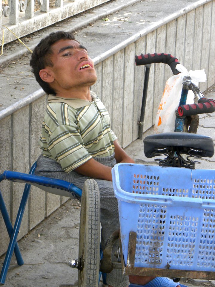 Tricycle Rider dwarf man 1