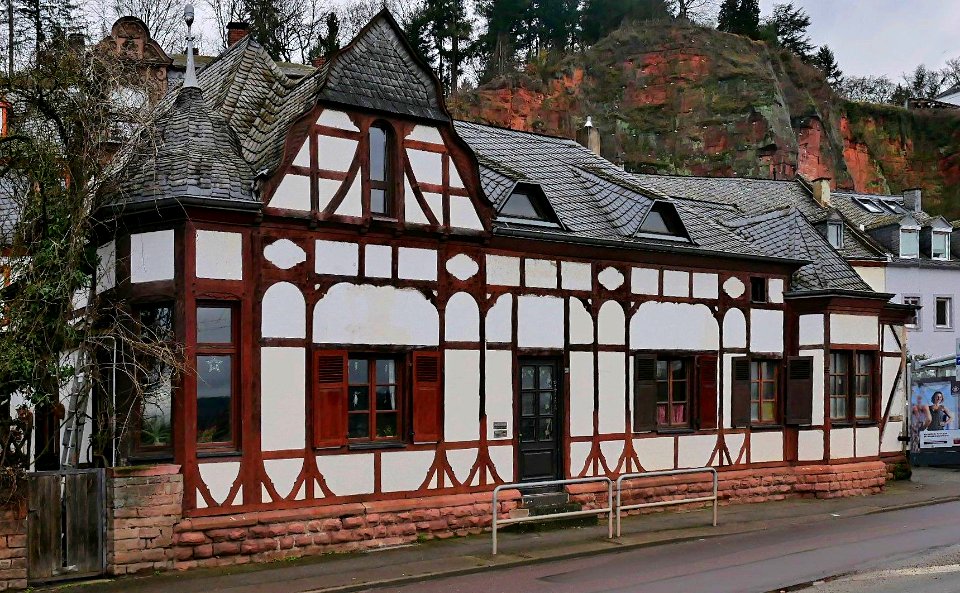 TrierPallienWartehalleH1c
