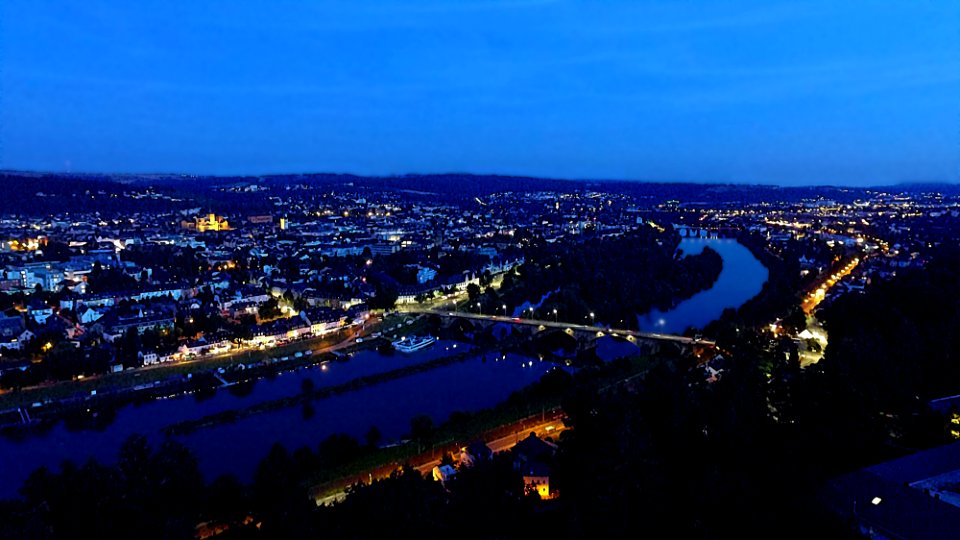 Trier vom Drachenhaus Nachts photo