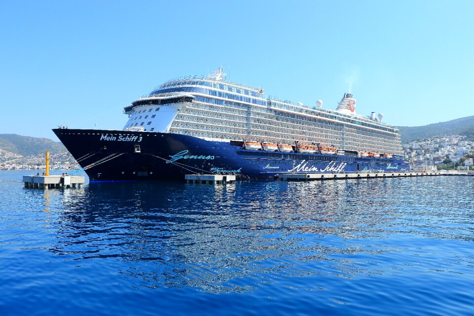 Sea ocean ship travel