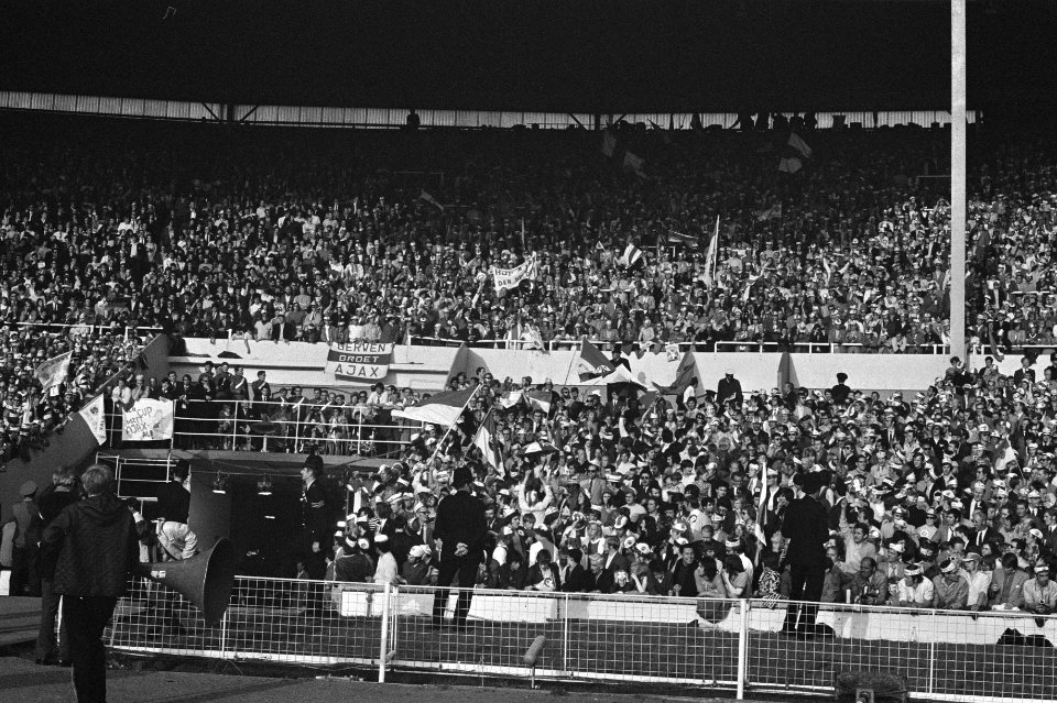 Tribune, Bestanddeelnr 924-6097