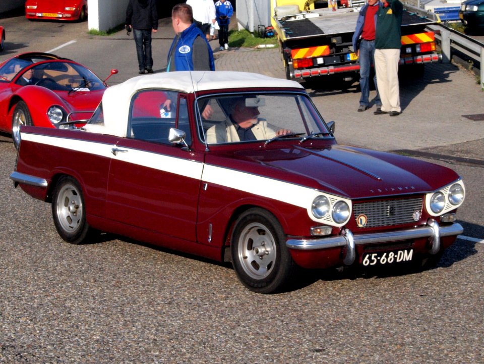 Triumph VIitesse 2 Liter dutch licence registration 65-68-DM pic2