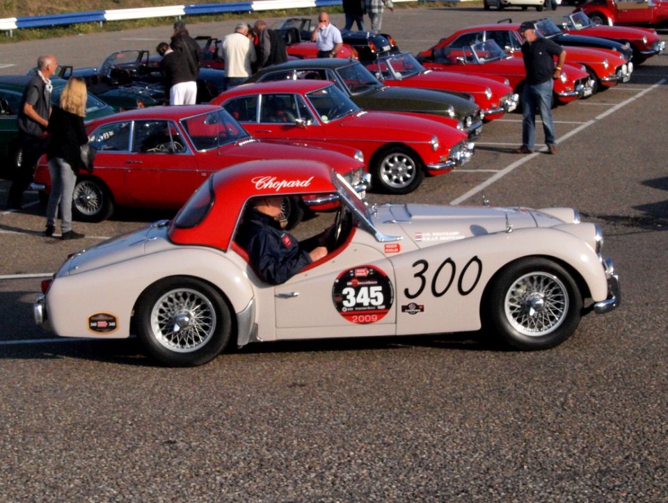 Triumph TR3 english licence registration SHP 520 pic2