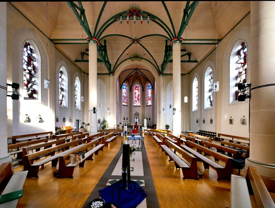 TrierHerzJesuKircheInnenraumH1c