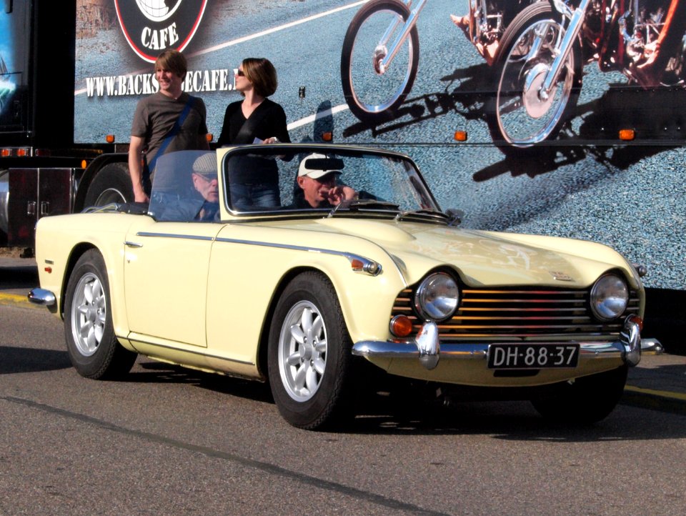 Triumph TR250 dutch licence registration DH-88-37-