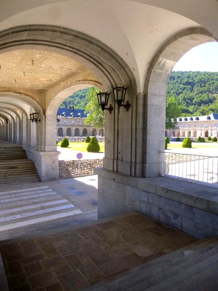 Valle de los Caídos - Galerías del claustro de la Abadía 10