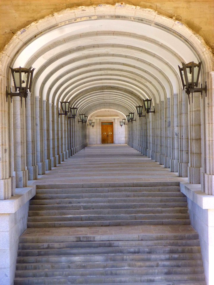 Valle de los Caídos - Galerías del claustro de la Abadía 07