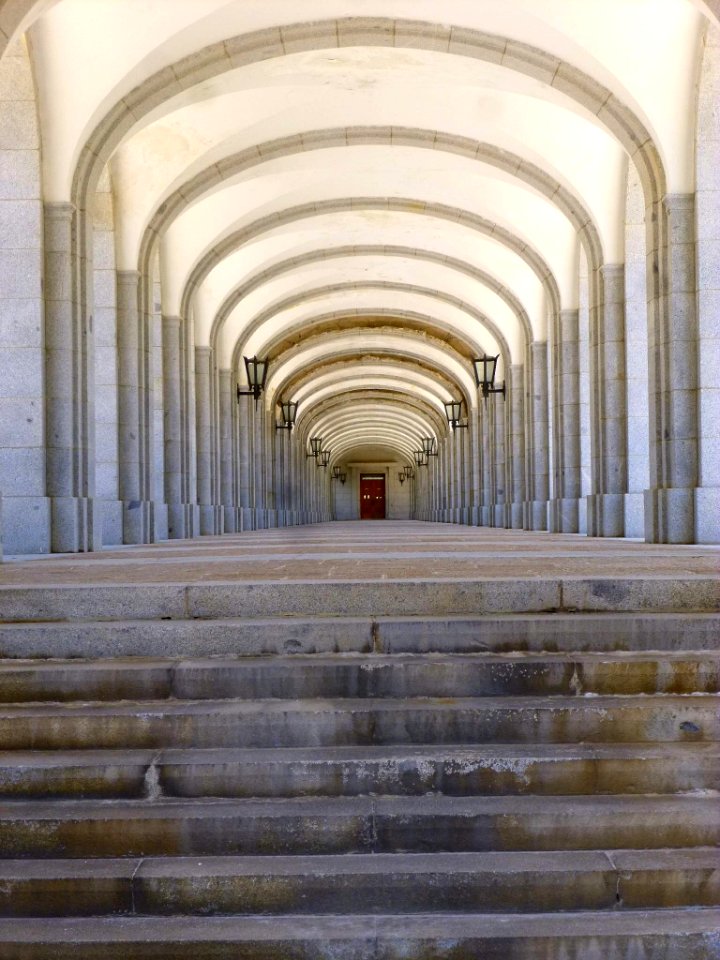 Valle de los Caídos - Galerías del claustro de la Abadía 03